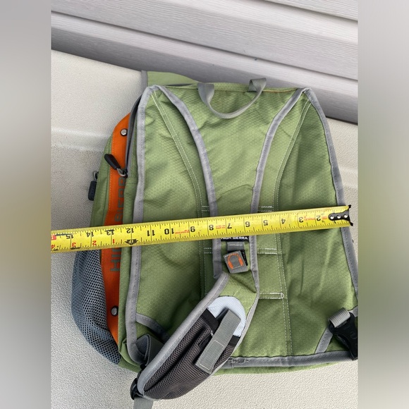 High Sierra one shoulder backpack - Picture 9 of 12